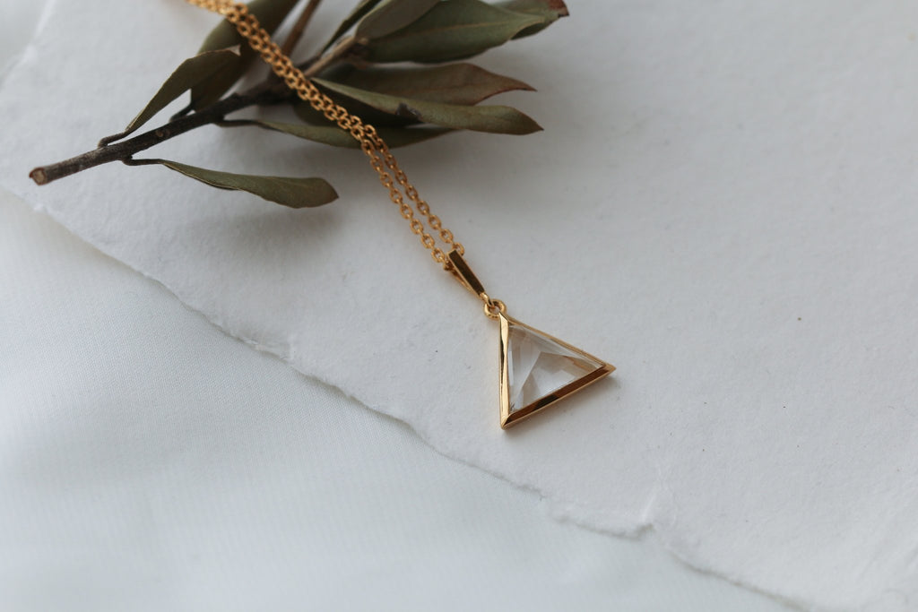 Bergkristall Dreieckskette Laura Malina Gold Small - schneckenhaus-schmuck
